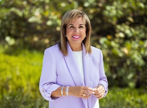 AlinaHudakHeadshot_010424_DC2_0231 (1)