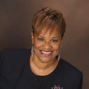 Donna Ennis Headshot