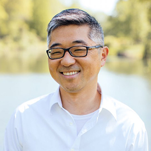 Daniel Sung Park Headshot